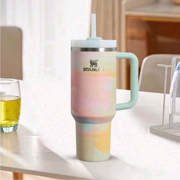 Stanley 40oz Quencher Tumbler Pastel Rainbow New in Box - Picture 4 of 6